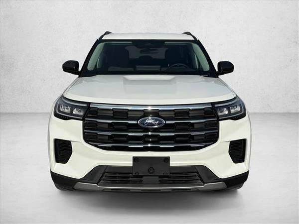 2025 Ford Explorer 6th Gen - Image 2 of 21