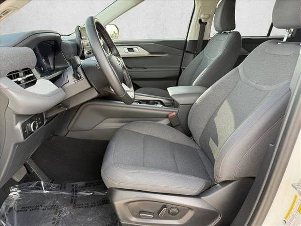 2025 Ford Explorer 6th Gen - Image 10 of 21