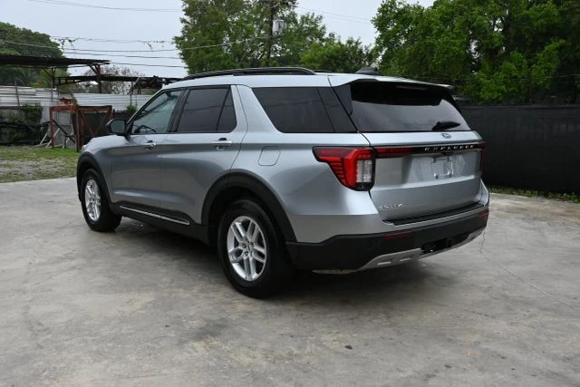 2025 Ford Explorer 6th Gen - Image 6 of 21