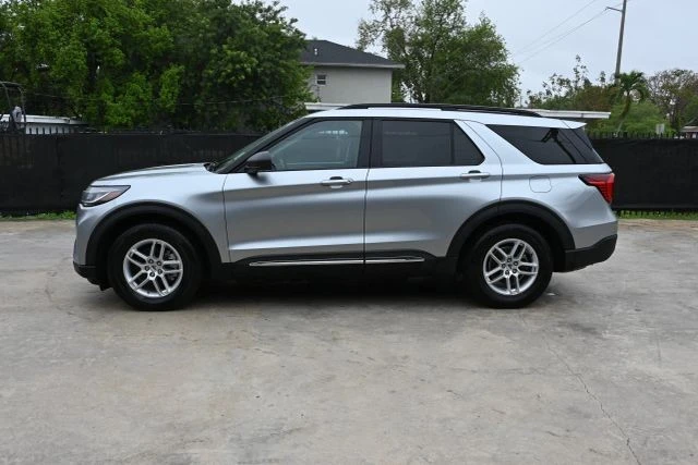 2025 Ford Explorer 6th Gen - Image 7 of 21