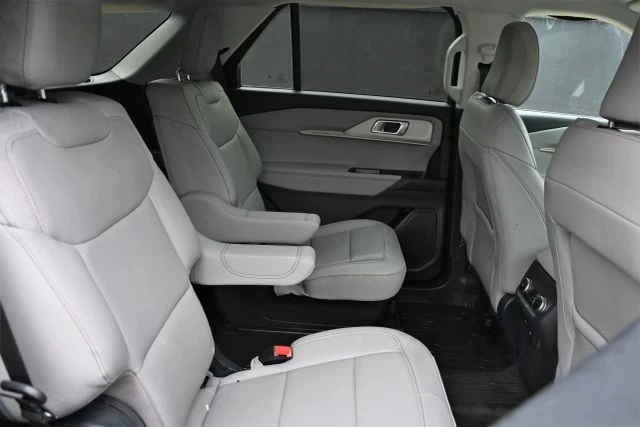 2025 Ford Explorer 6th Gen - Image 19 of 21