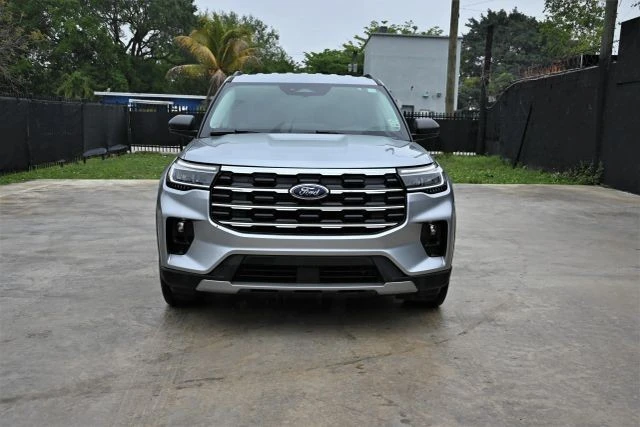2025 Ford Explorer 6th Gen - Image 2 of 21