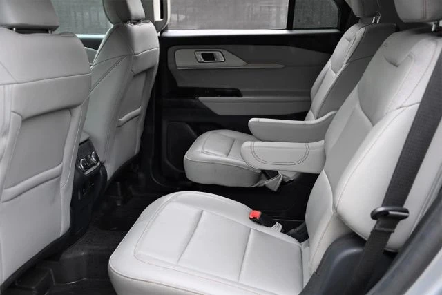 2025 Ford Explorer 6th Gen - Image 18 of 21