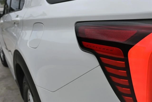 2025 Ford Explorer 6th Gen - Image 7 of 21