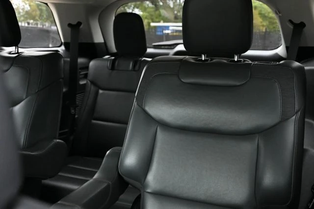 2025 Ford Explorer 6th Gen - Image 19 of 21