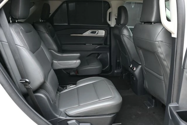 2025 Ford Explorer 6th Gen - Image 16 of 21