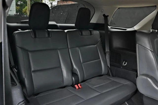 2025 Ford Explorer 6th Gen - Image 18 of 21