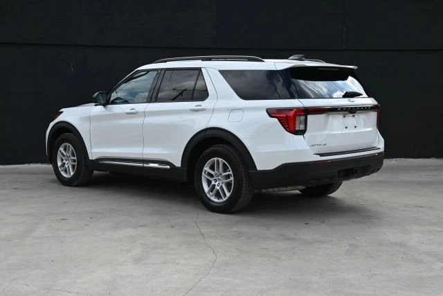 2025 Ford Explorer 6th Gen - Image 4 of 21