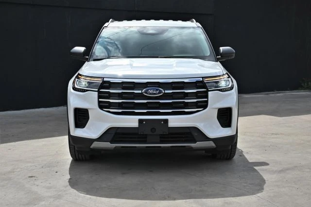 2025 Ford Explorer 6th Gen - Image 2 of 21
