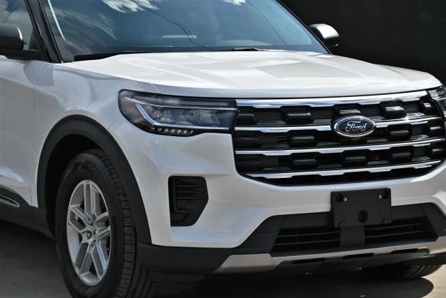 2025 Ford Explorer 6th Gen - Image 7 of 21