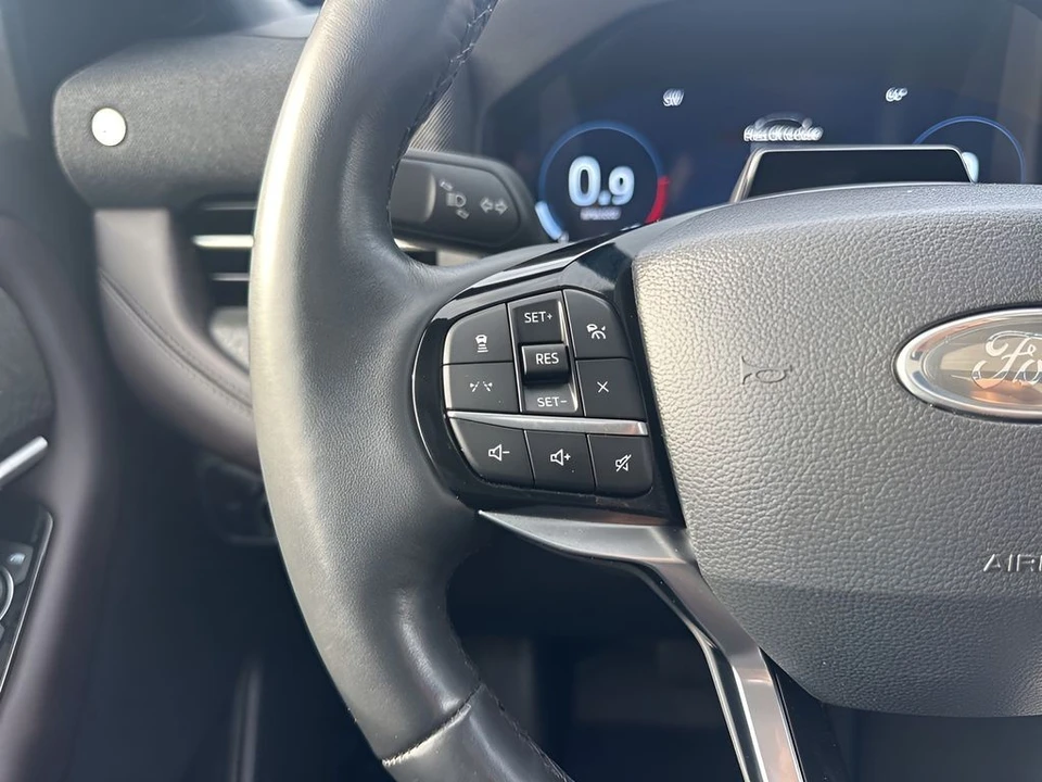 2025 Ford Explorer 6th Gen - Image 18 of 21