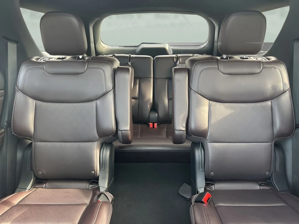 2025 Ford Explorer 6th Gen - Image 13 of 21