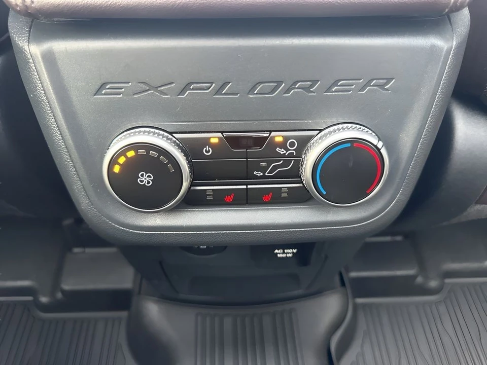 2025 Ford Explorer 6th Gen - Image 15 of 21