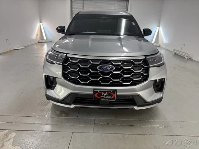 2025 Ford Explorer 6th Gen - Image 2 of 21