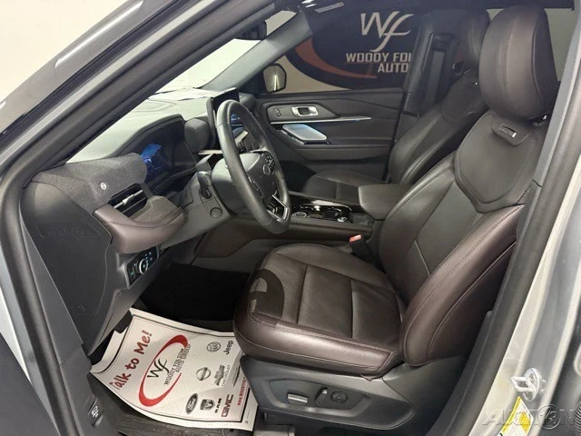 2025 Ford Explorer 6th Gen - Image 9 of 21