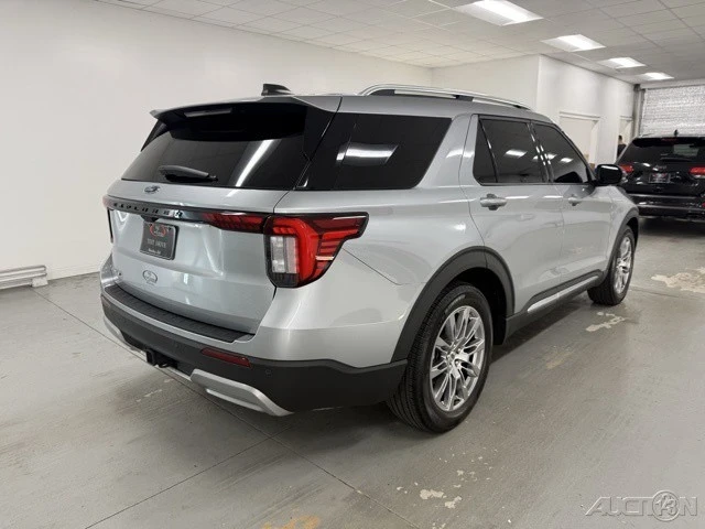 2025 Ford Explorer 6th Gen - Image 5 of 21