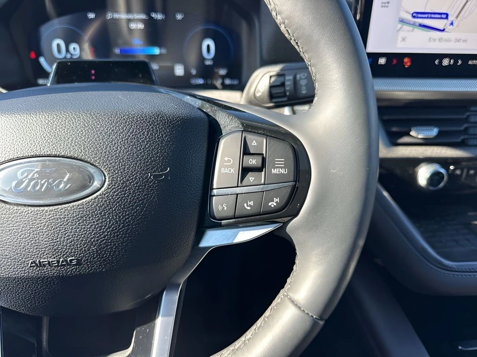 2025 Ford Explorer 6th Gen - Image 19 of 21