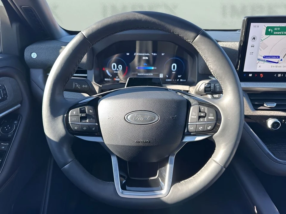 2025 Ford Explorer 6th Gen - Image 17 of 21