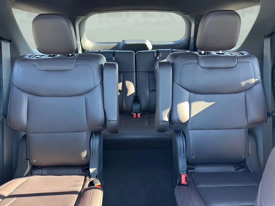 2025 Ford Explorer 6th Gen - Image 13 of 21
