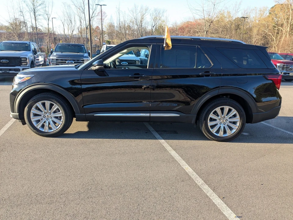 2025 Ford Explorer 6th Gen - Image 7 of 31