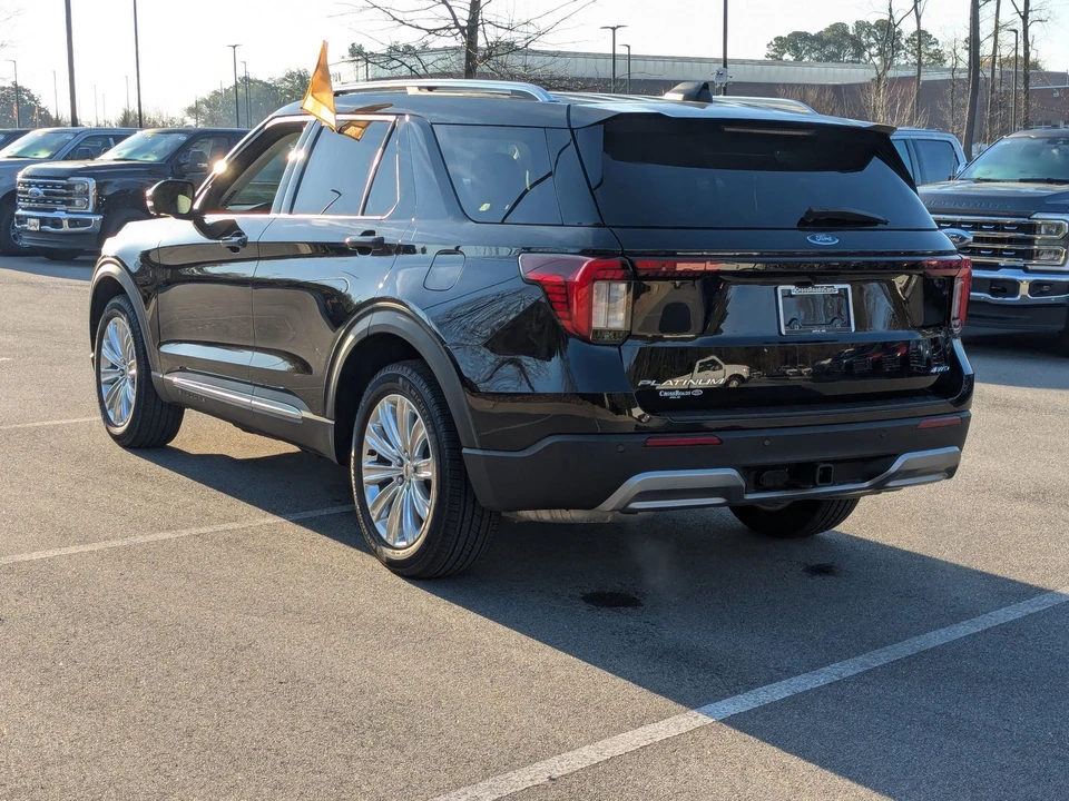 2025 Ford Explorer 6th Gen - Image 6 of 31