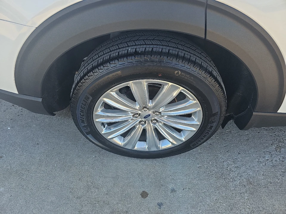 2025 Ford Explorer 6th Gen - Image 8 of 21