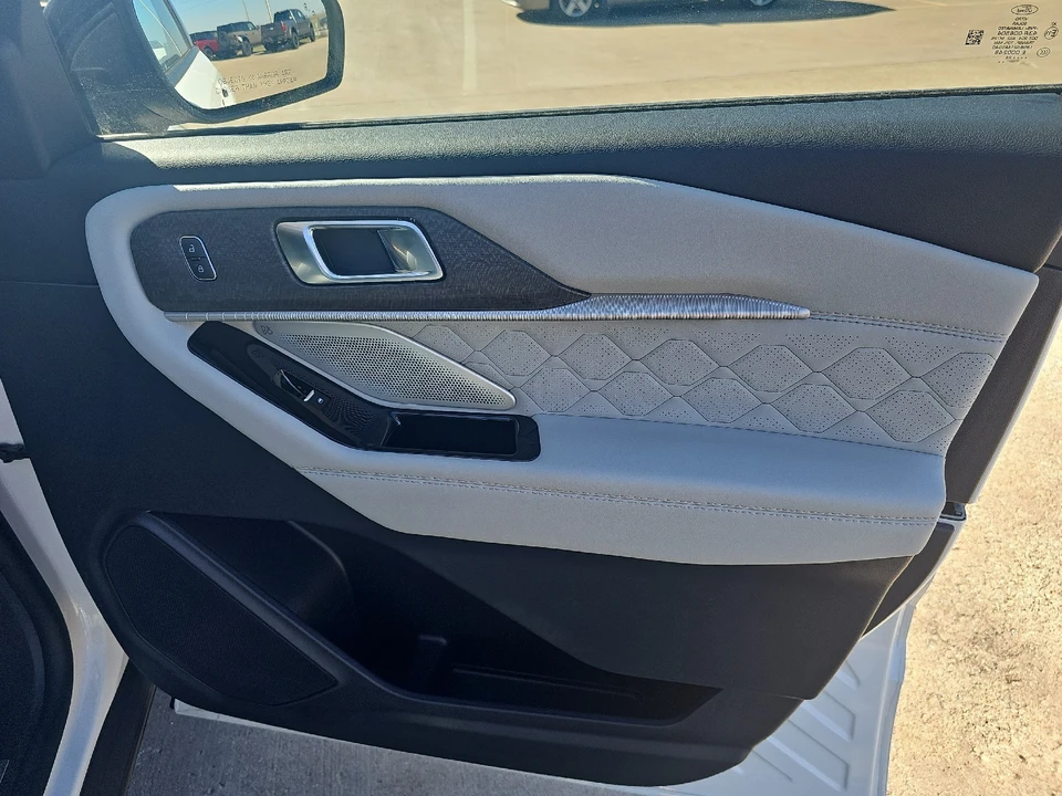 2025 Ford Explorer 6th Gen - Image 6 of 21