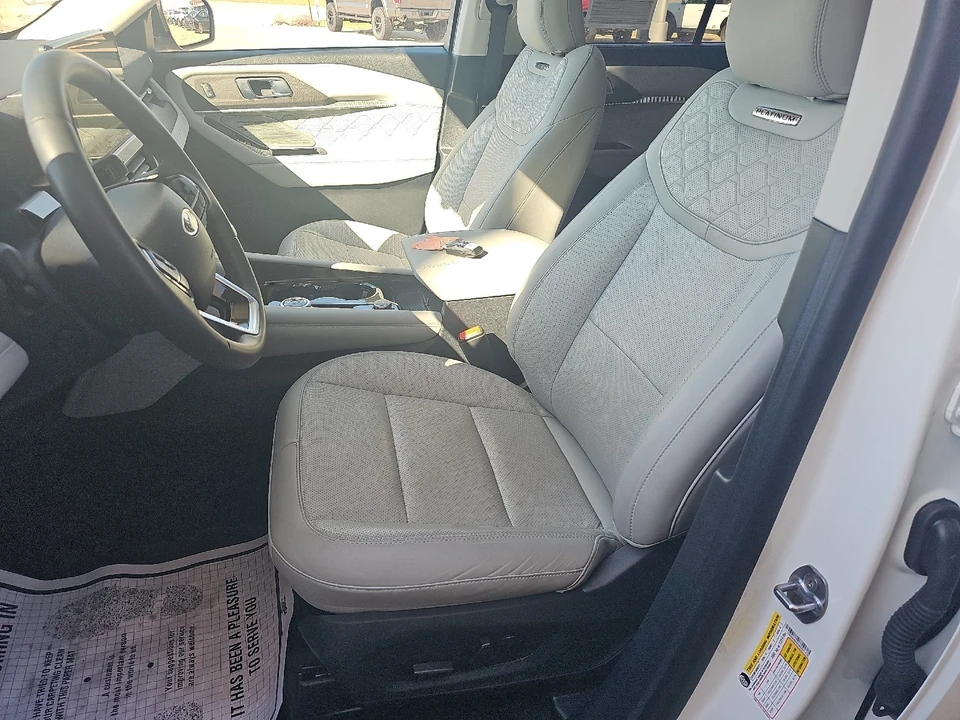 2025 Ford Explorer 6th Gen - Image 20 of 21