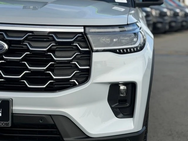 2025 Ford Explorer 6th Gen - Image 7 of 21