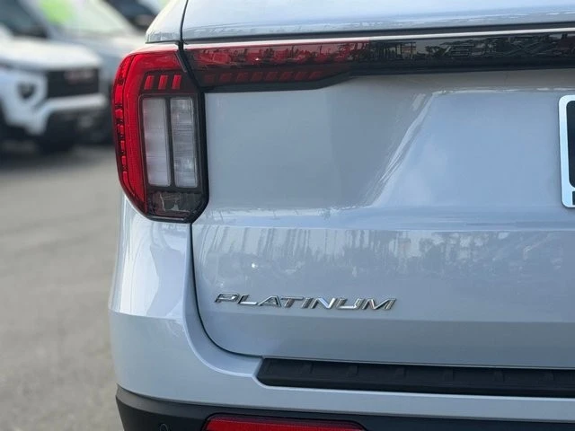 2025 Ford Explorer 6th Gen - Image 11 of 21