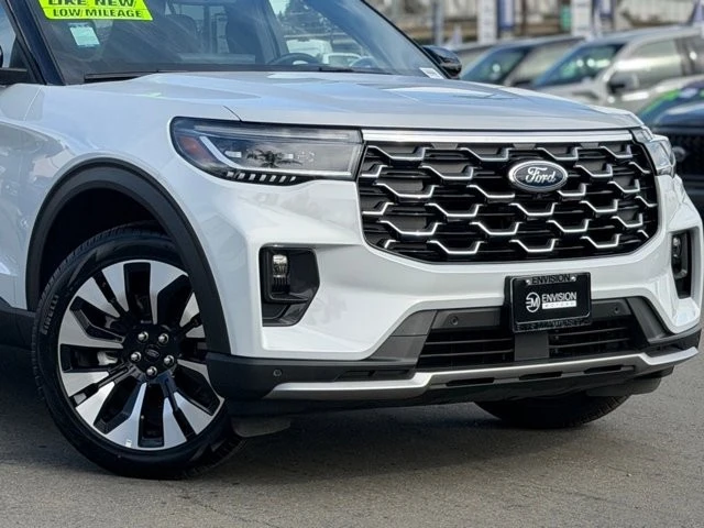 2025 Ford Explorer 6th Gen - Image 3 of 21