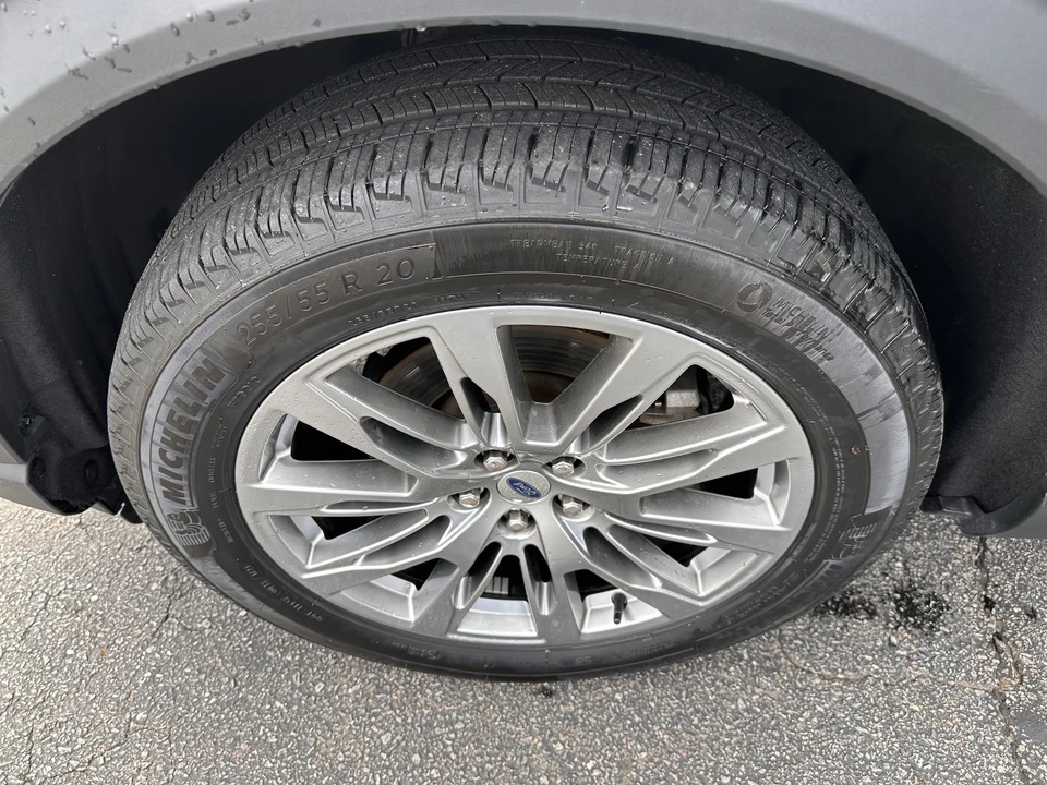 2025 Ford Explorer 6th Gen - Image 30 of 31