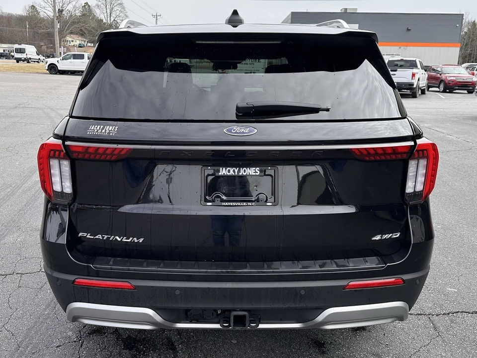 2025 Ford Explorer 6th Gen - Image 7 of 31