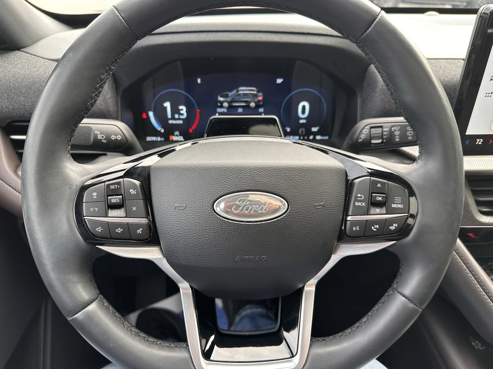 2025 Ford Explorer 6th Gen - Image 20 of 31
