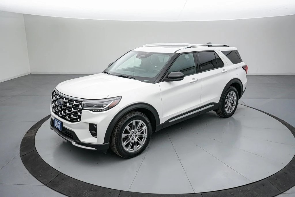 2025 Ford Explorer 6th Gen - Image 9 of 21