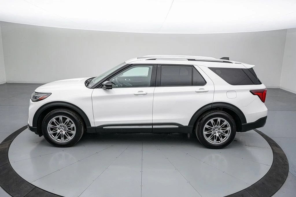 2025 Ford Explorer 6th Gen - Image 8 of 21