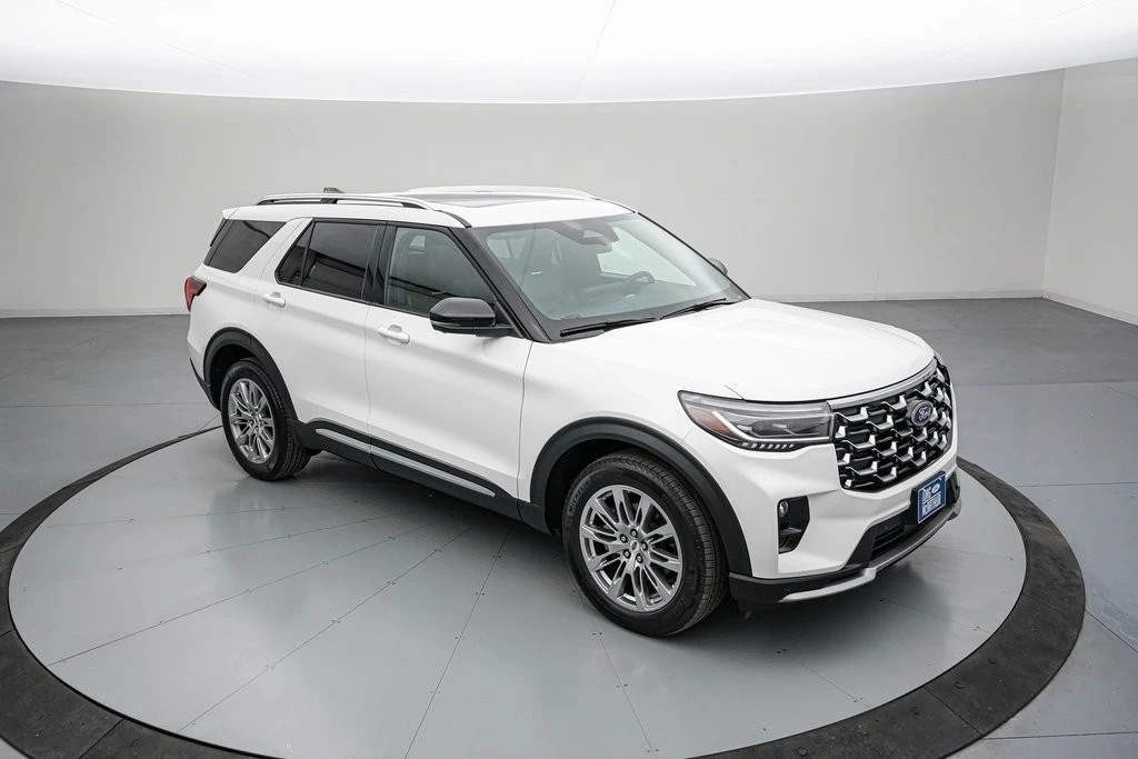 2025 Ford Explorer 6th Gen - Image 2 of 21