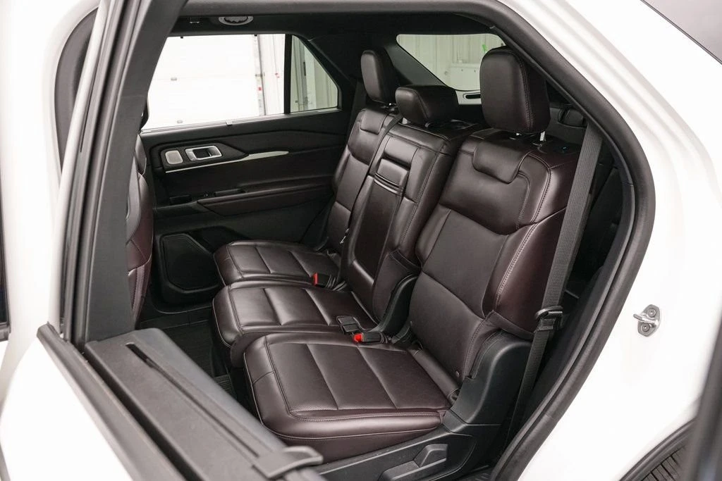 2025 Ford Explorer 6th Gen - Image 20 of 21