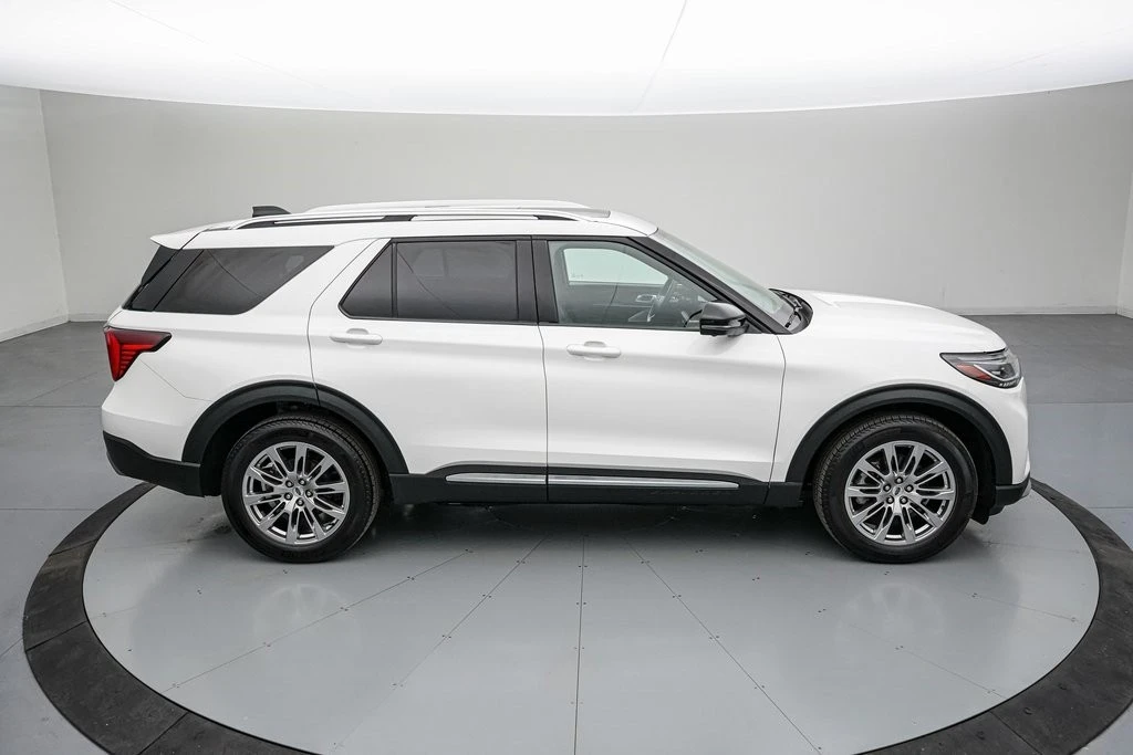 2025 Ford Explorer 6th Gen - Image 4 of 21