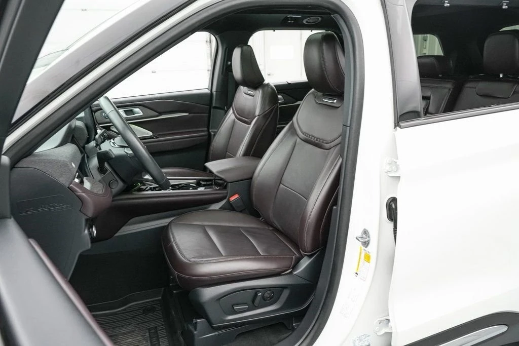 2025 Ford Explorer 6th Gen - Image 12 of 21