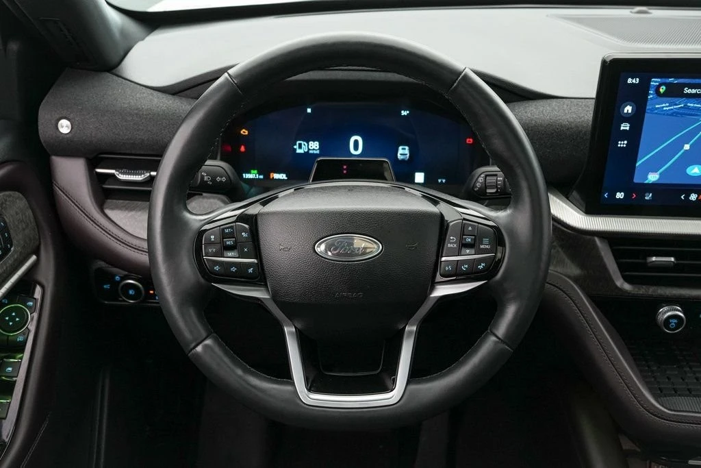 2025 Ford Explorer 6th Gen - Image 14 of 21