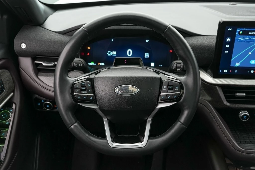 2025 Ford Explorer 6th Gen - Image 14 of 21