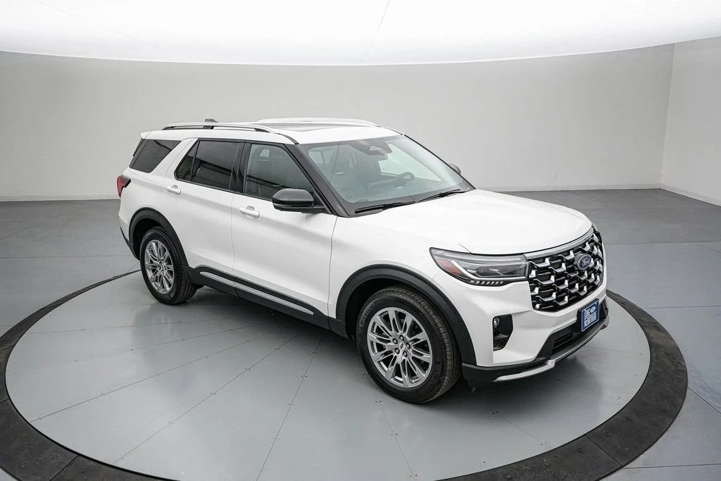 2025 Ford Explorer 6th Gen - Image 2 of 21
