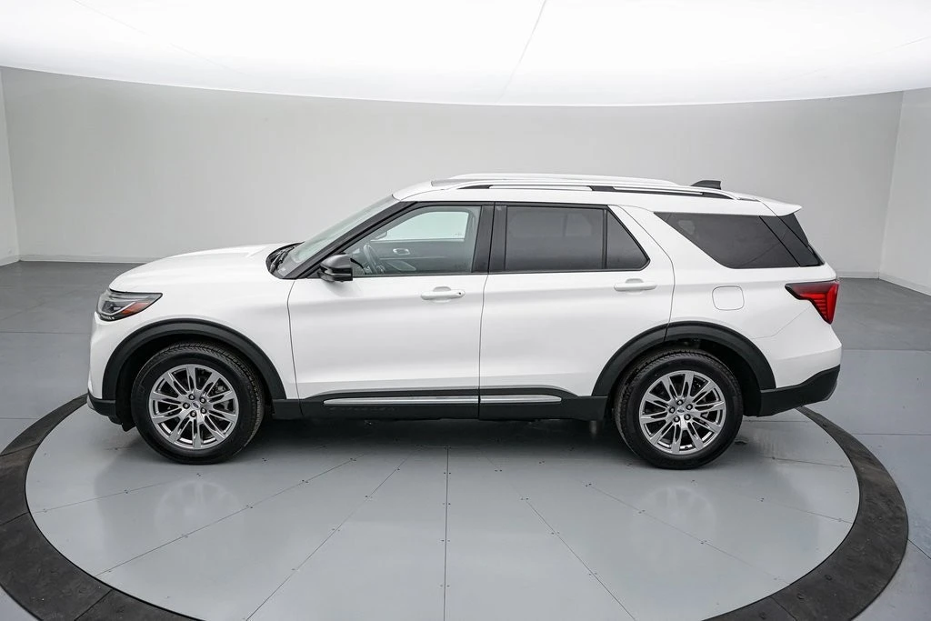 2025 Ford Explorer 6th Gen - Image 8 of 21