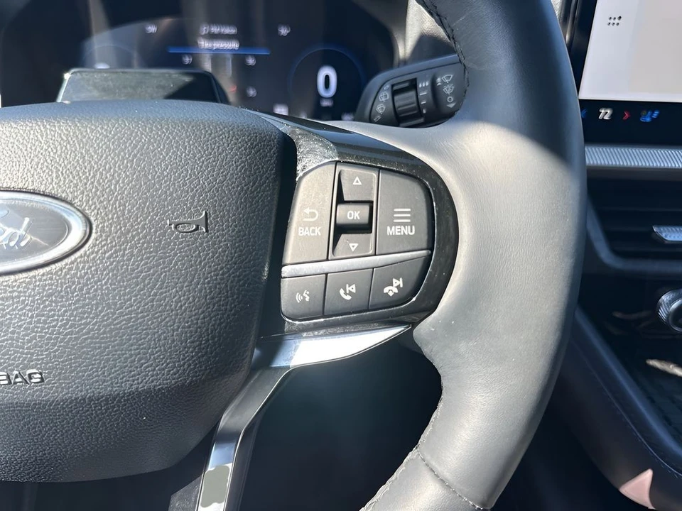 2025 Ford Explorer 6th Gen - Image 19 of 21
