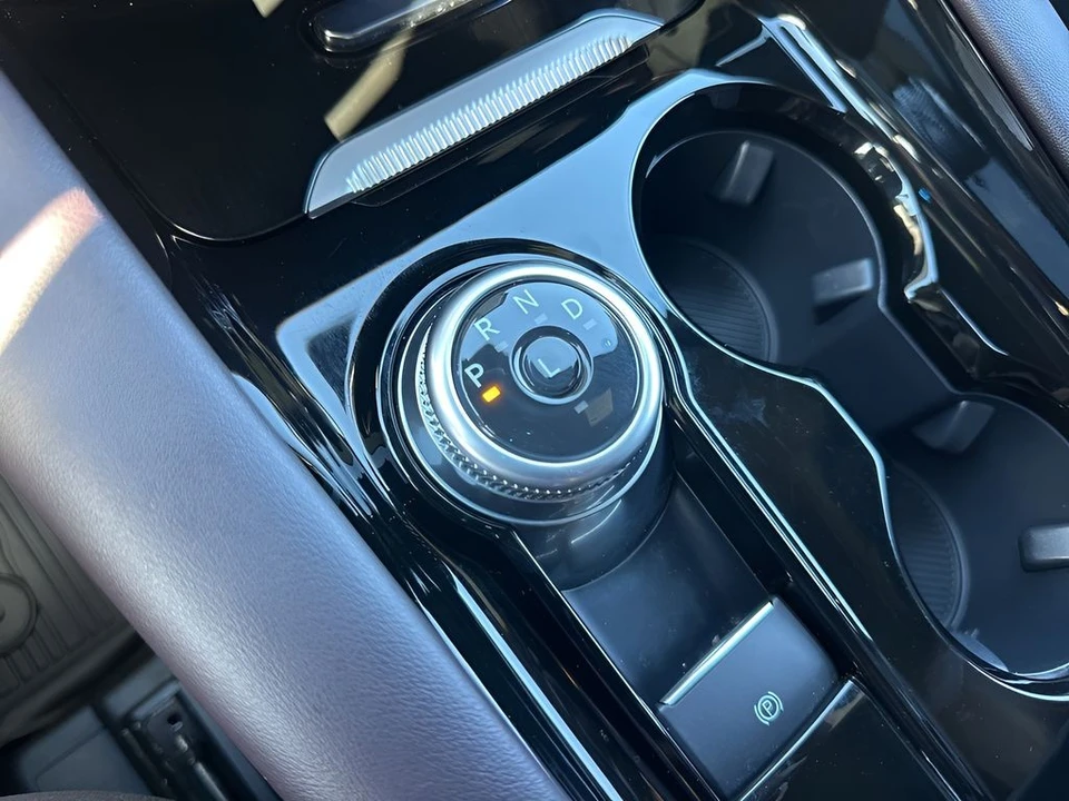 2025 Ford Explorer 6th Gen - Image 20 of 21