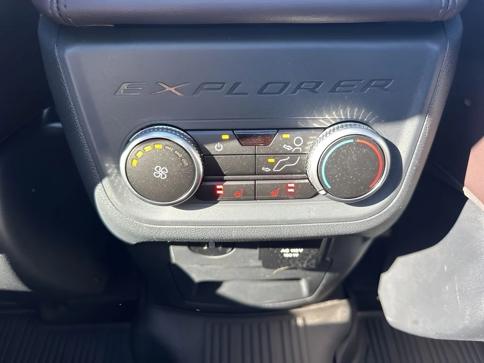 2025 Ford Explorer 6th Gen - Image 15 of 21