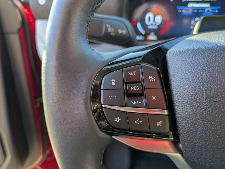 2025 Ford Explorer 6th Gen - Image 18 of 21