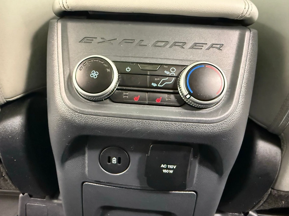 2025 Ford Explorer 6th Gen - Image 25 of 31
