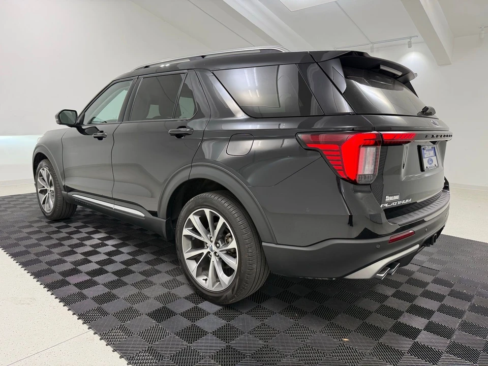 2025 Ford Explorer 6th Gen - Image 5 of 31
